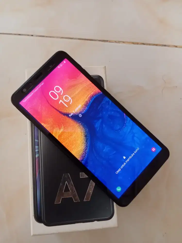 Samsung A7   4/64gb