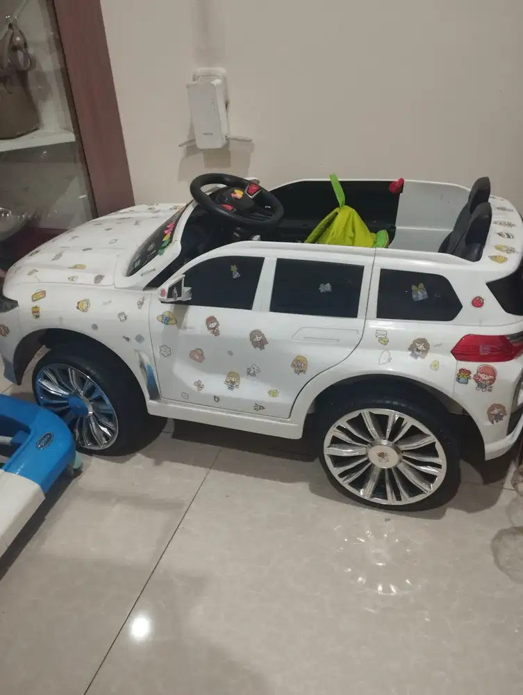 Mobil Mainan Anak Elektrik SUV – Bekas Pribadi, Lengkap & Siap Pakai