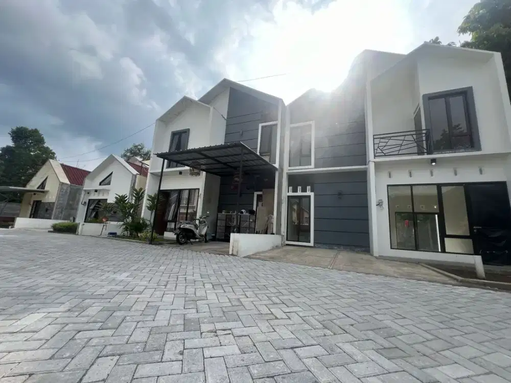 RUMAH 2 LANTAI DALAM CLUSTER DEKAT ARTOS MALL MAGELANG