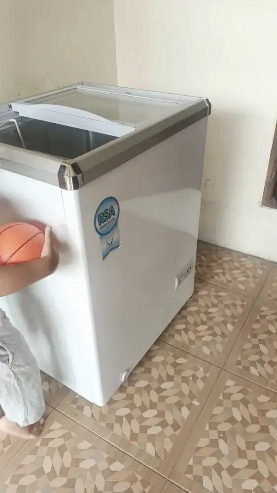 Freezerbox RSA 100 liter pemakaian sebentar