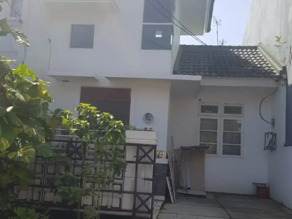 Di Jual Rumah Rapi, Lokasi Strategis di sektor 9 Bintaro