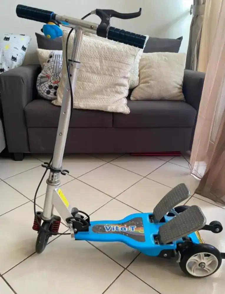 Skuter / Scooter Otoped 2 Pedal Injak Bekas