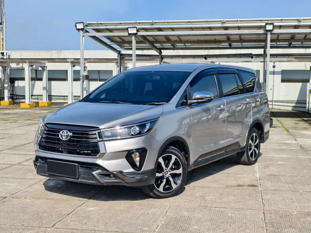 [30RB] KIJANG INNOVA VENTURER 2.4 AT DIESEL 2022 SILVER GANJIL