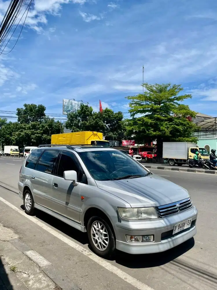 Mitshubishi Chairot Grandis CBu AT 2000