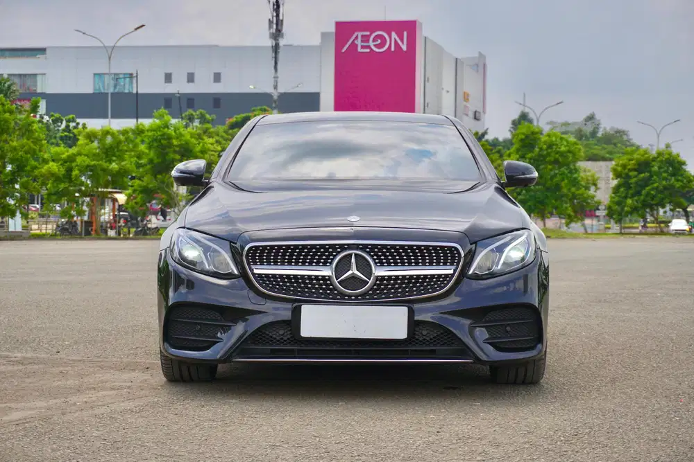 LOW ODOMETER ! Mercedes Benz E300 AMG MERCY E300 W213 2017 / 2018