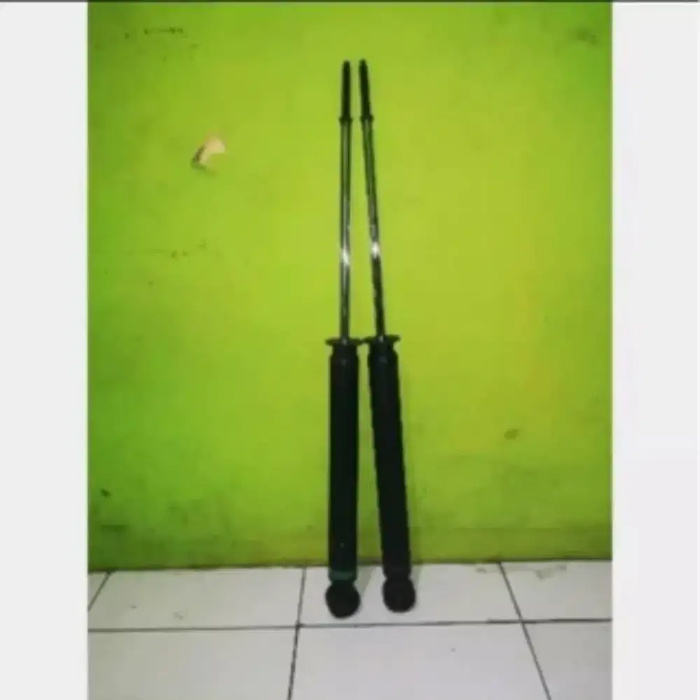 Shocbreker belakang toyota agya
