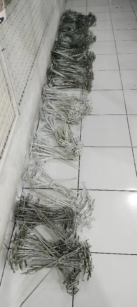 Perlengkapan gantungan aksesoris buat usaha
