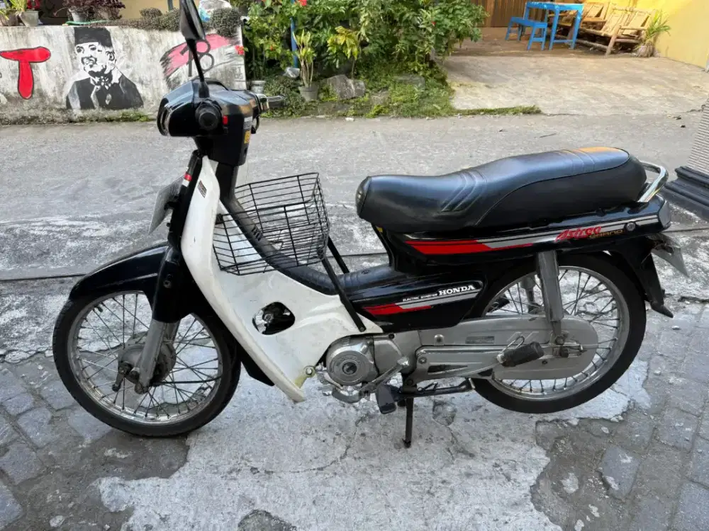 Astrea grand ampal THN 1991 plat AB Wonosari