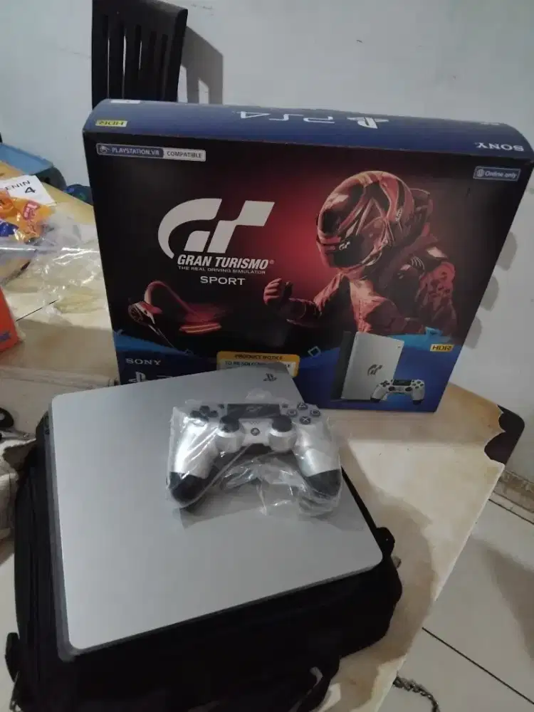 PS4 Slim Gran Turismo 1 TB