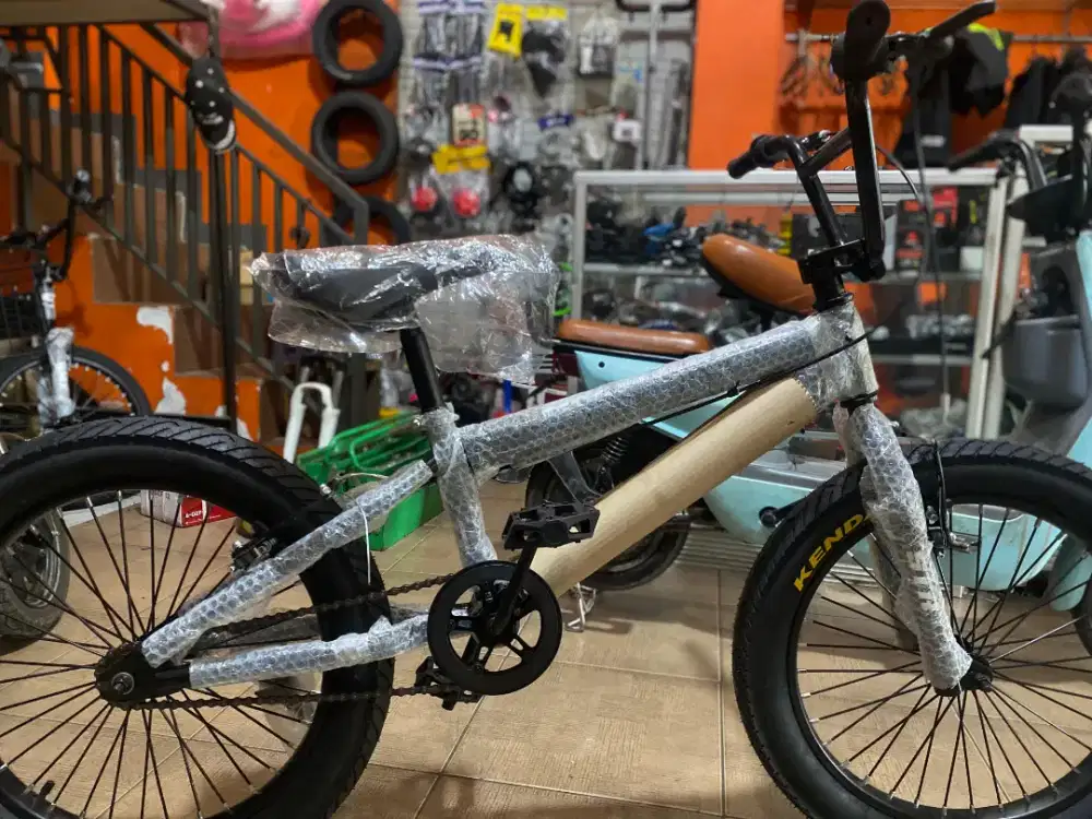 sepedah senator bigwheel baru ukuran 20