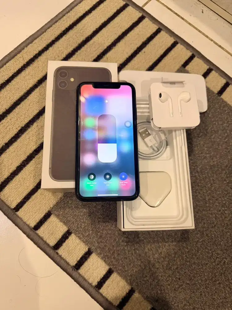 Dijual Iphone 11 Black 128GB Terdaftar Lengkap