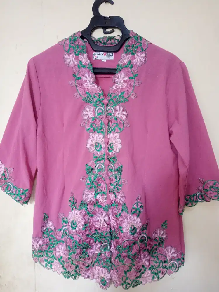 Kebaya bordir lengan 3/4