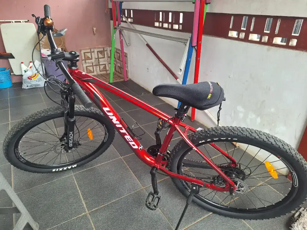 sepeda gunung merk united monanza 4.3