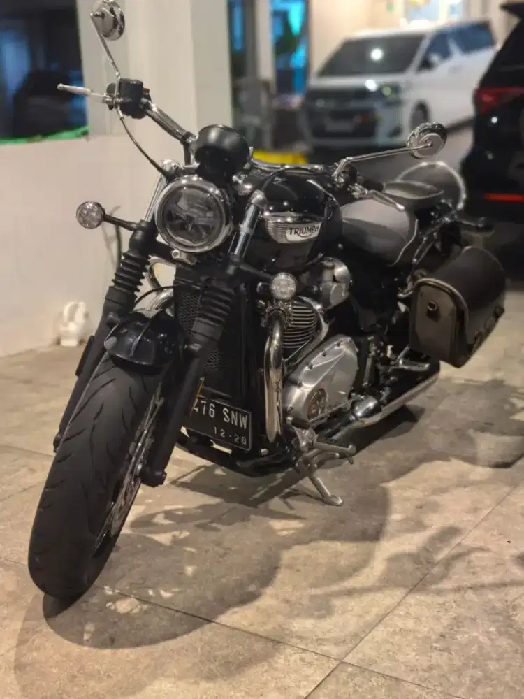 Triumph bonneville Speedmaster 2021 ( colector item) low kilometer