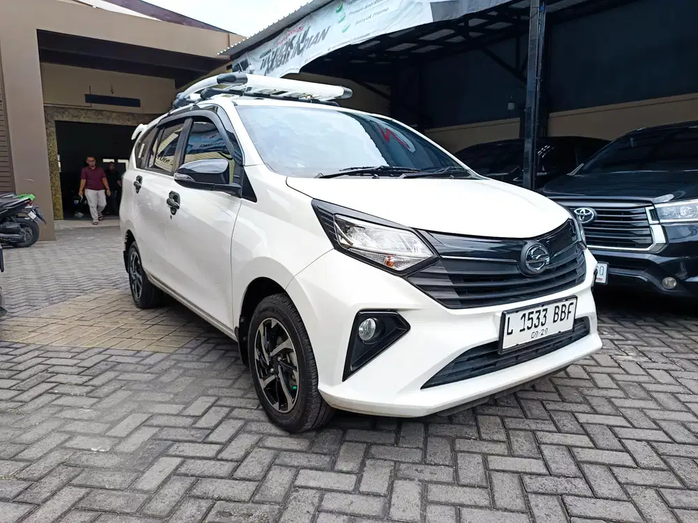 Daihatsu Sigra 2024 R 1.2 MT putih, mobil bekas kondisi terbaik