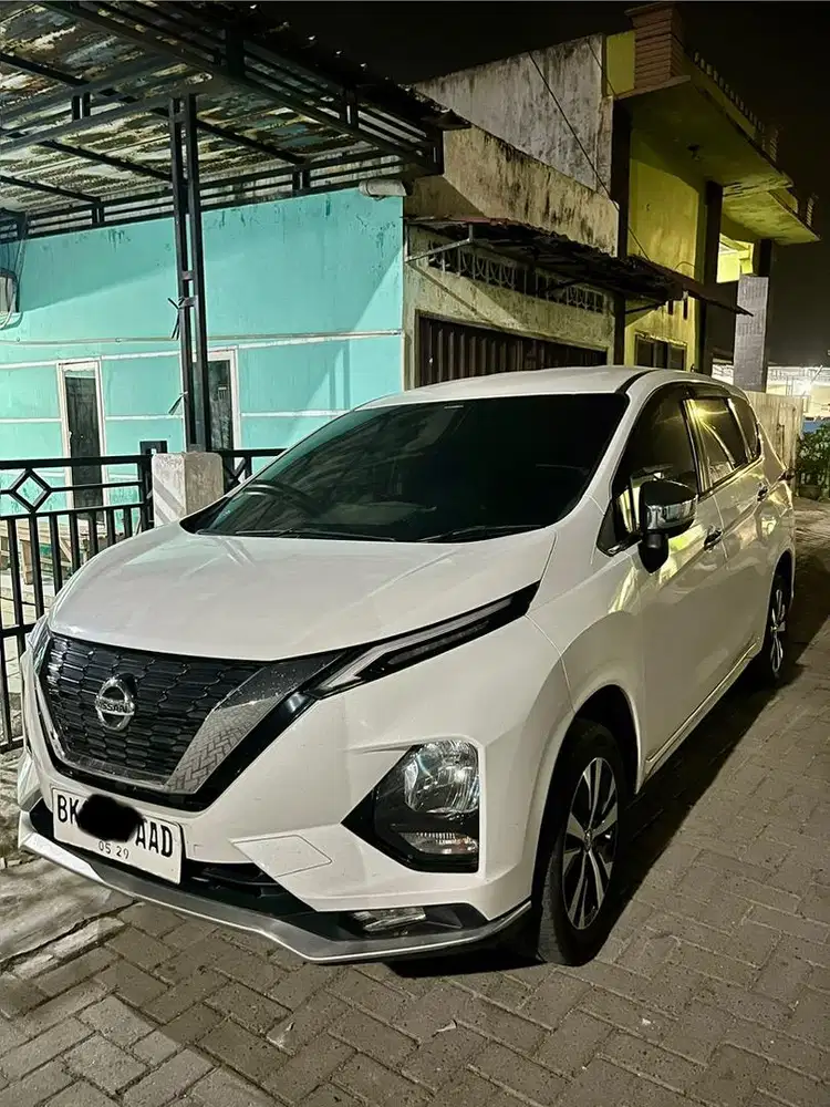 Nissan Livina tipe VL tipe tertinggi 2019
