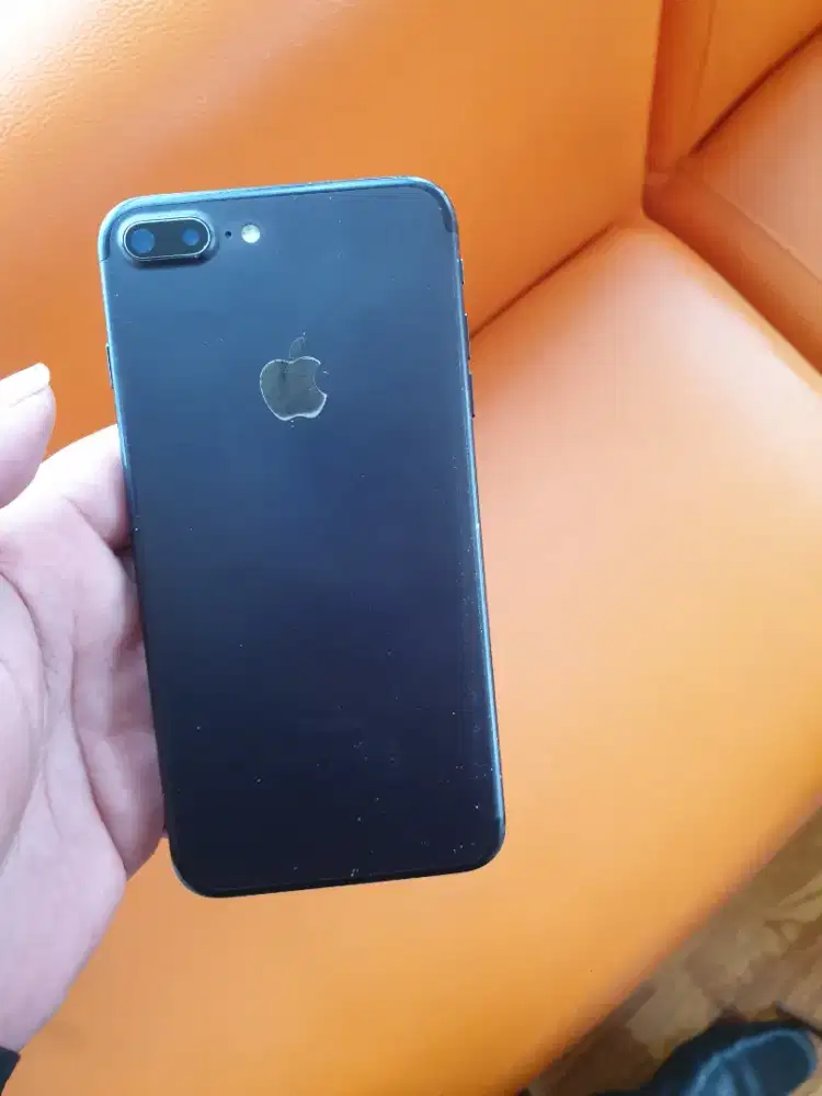 Apple iPhone 7 plus 128 gb bebas reset ada minus