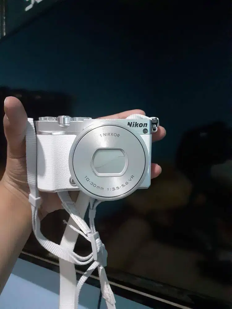 JUAL Mirrorless Nikon 1 J5 Kit 10-30mm ORI | MULUS FULLSET