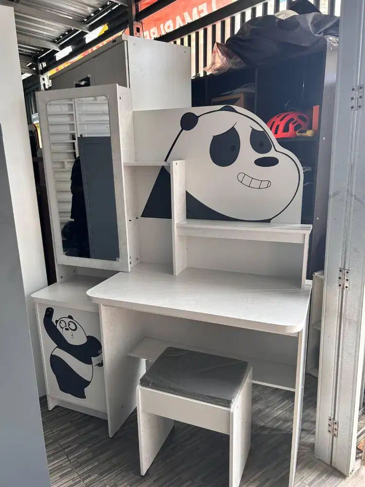 SALE MEJA BELAJAR KARAKTER