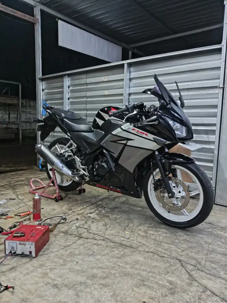 Hona Cbr 150 R 2015