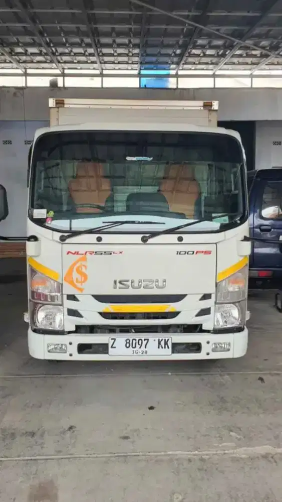 Jual Mobil Box ss komplit