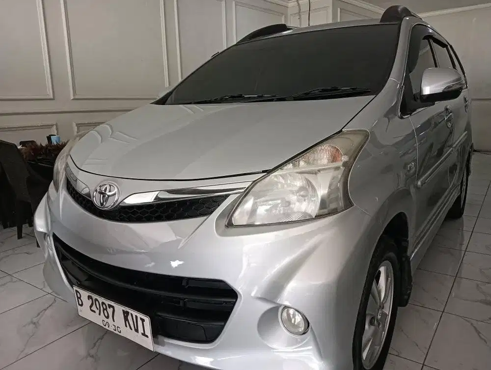 Toyota Avanza 1.5 Veloz at DP 5jt tahun 2014