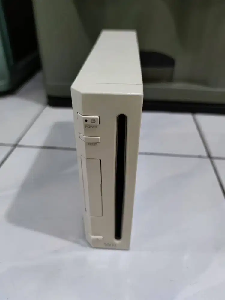 Nintendo Wii unit saja sesuai foto