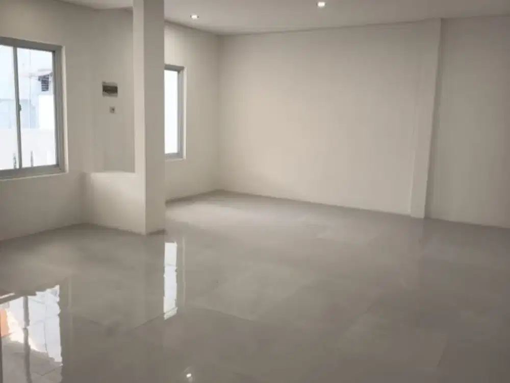 DIJUAL rumah di BSD villa melati mas tangsel cluster paling depan, dekat gerbang cluster.