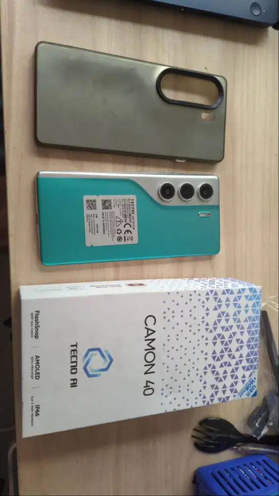 tecno camon 40 128 + 8 GB