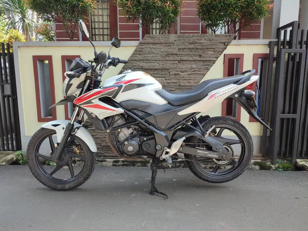 CB 150R OLD TAHUN 2014 JOSS