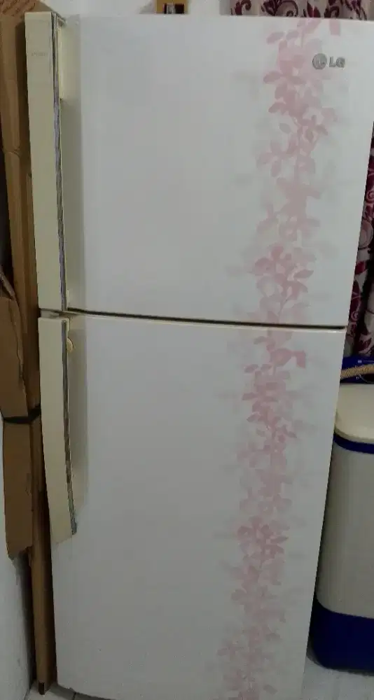 Kulkas LG dan Mesin cuci Aqua