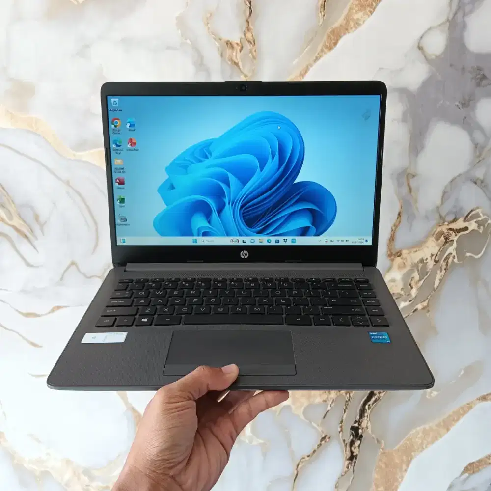 Hp 240-G8 i5-1135G7 ram 8gb SSD 512gb Intel iris XE