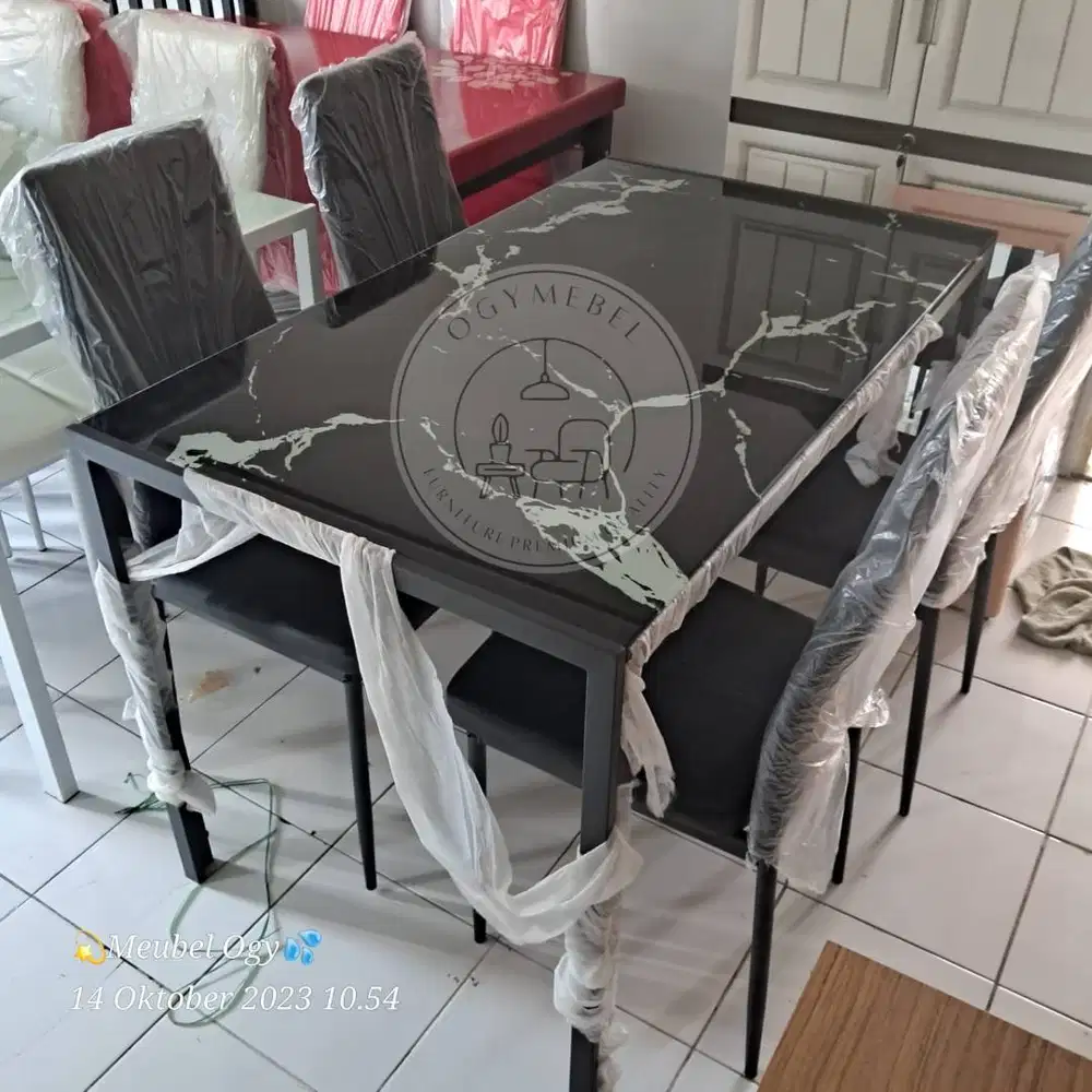 SALE MEJA MAKAN DS PEVITA