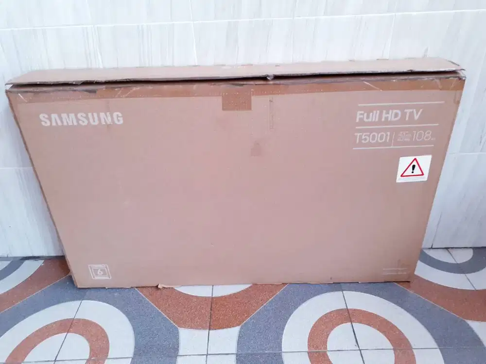 TV LED SAMSUNG 43IN FULL HD DIGITAL TV MULUS SEPERTI BARU