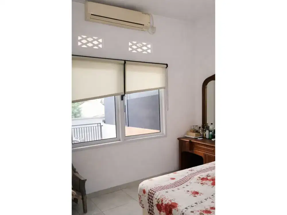 DIJUAL RUMAH 2 LANTAI MURAH BAGUS SIAPHUNI HARGA NEGO SENTUL CITY SSR916