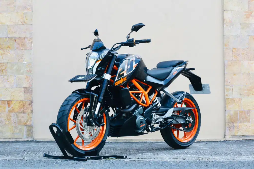 KTM Duke 250 ABS like new Z250 CBR250 MT25