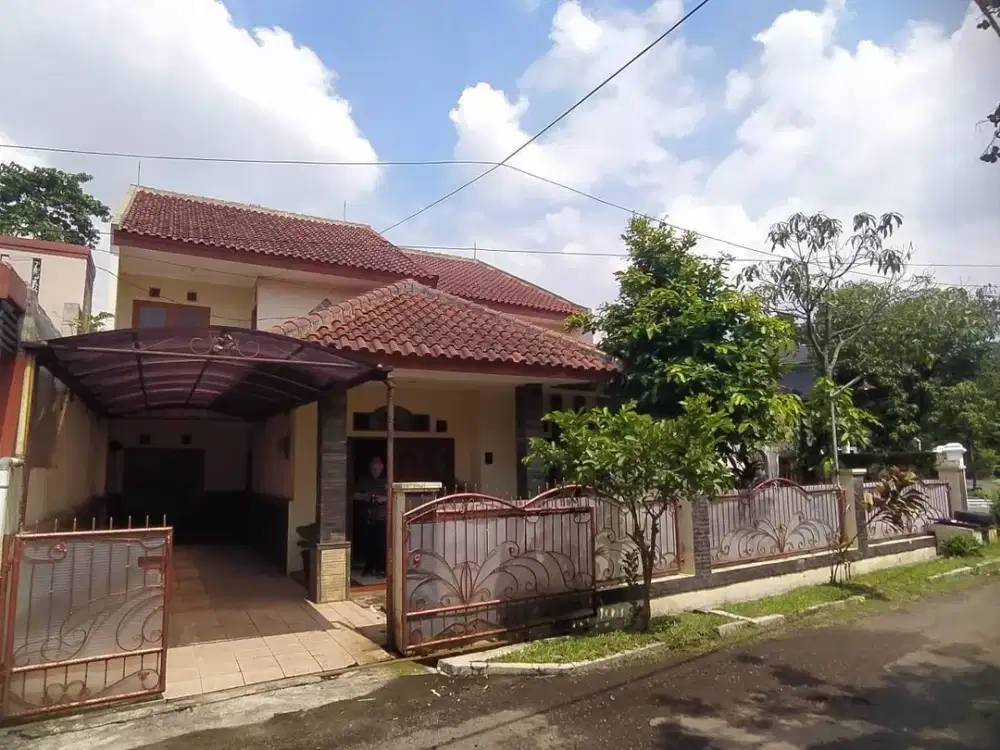 DIJUAL Rumah SIAP HUNI Lokasi Strategis di komplek GOLF BARAT ARCAMANIK Hanya 5 Menit ke Jalan Raya ANTAPANI & SOEKARNO HATTA
