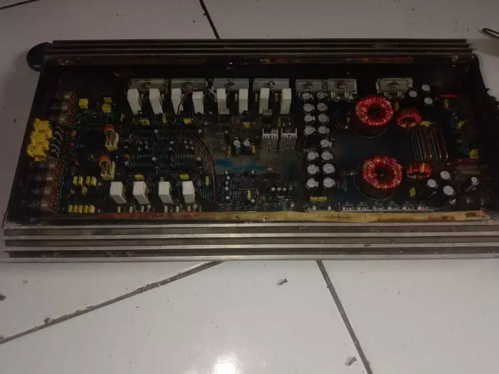 Power amplifier 5Chanel MA9500 lokasi cilebut bogor
