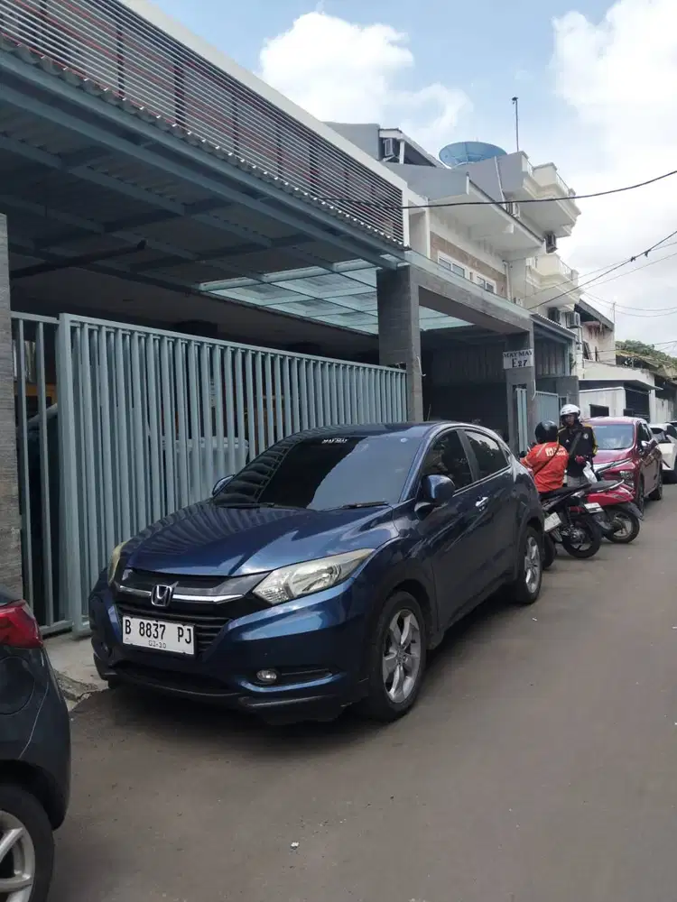 Dijual: Honda HR-V 2015, varian 1.5L Automatic