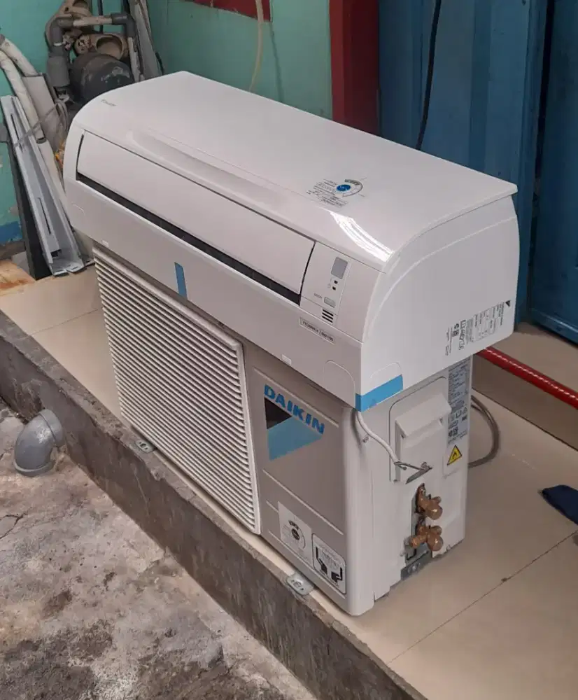 Jual ac daikin thailand 1pk R32 terbaru belum lama pakek mulus ori ful