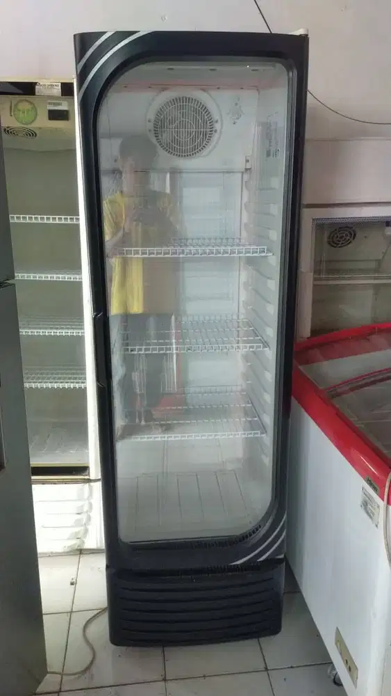 Showcase bekas 1 pintu merk GEA 360L mesin normal jaya