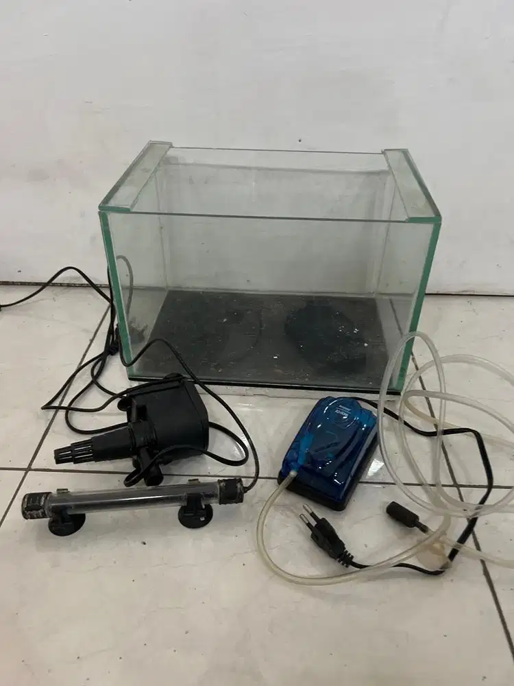 Aquarium kecil full set aerator dan lampu