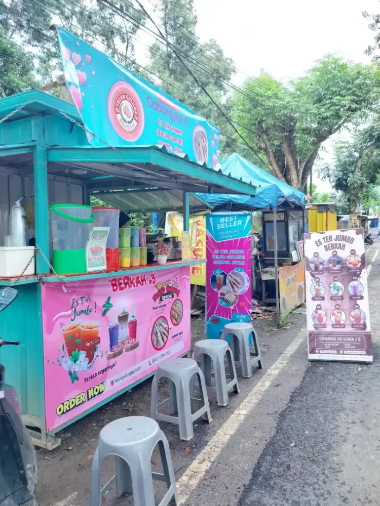 LOWKER PENJAGA BOOTH MINUMAN