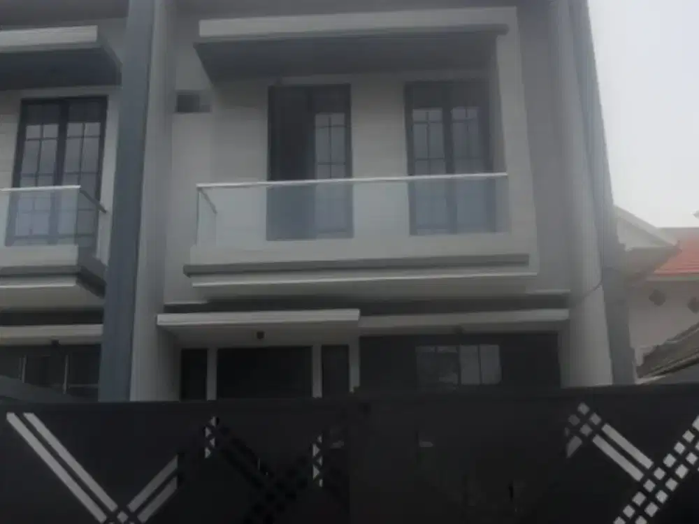 Rumah Baru di Manyar Kertoadi PLN 3500w Row 3,5mbl