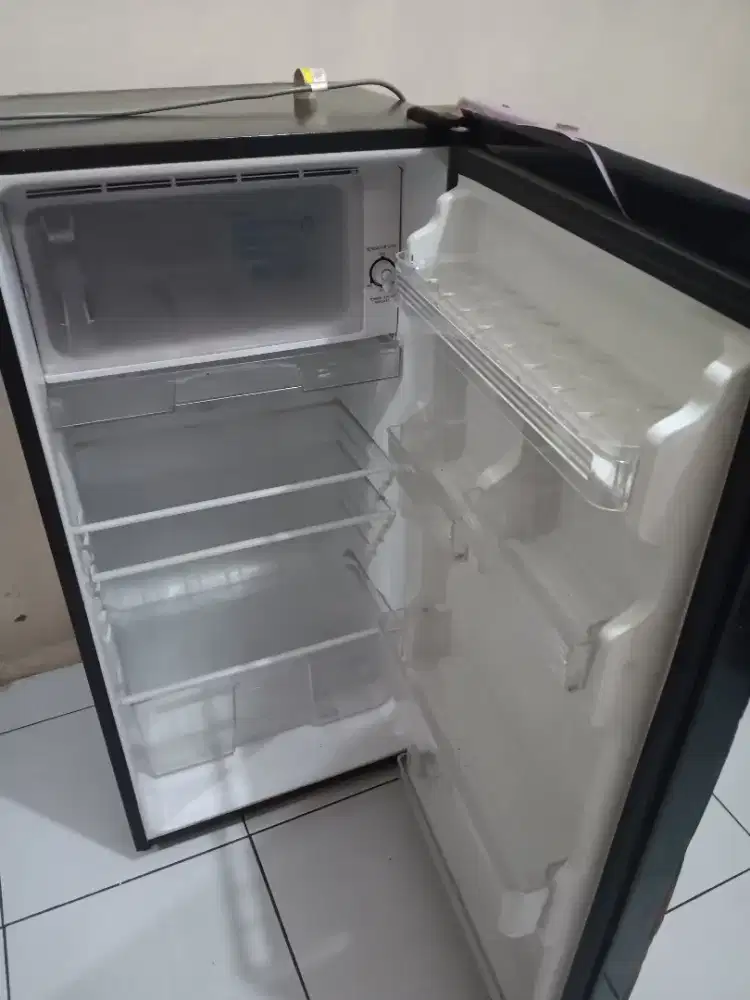 Kulkas Sharp SJ-X185M