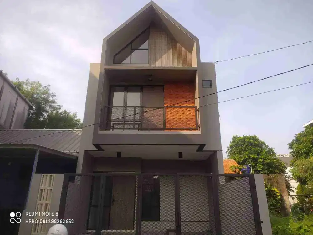 Dijual Rumah 2 Lantai Murah di Dalam Perumahan Cibinong