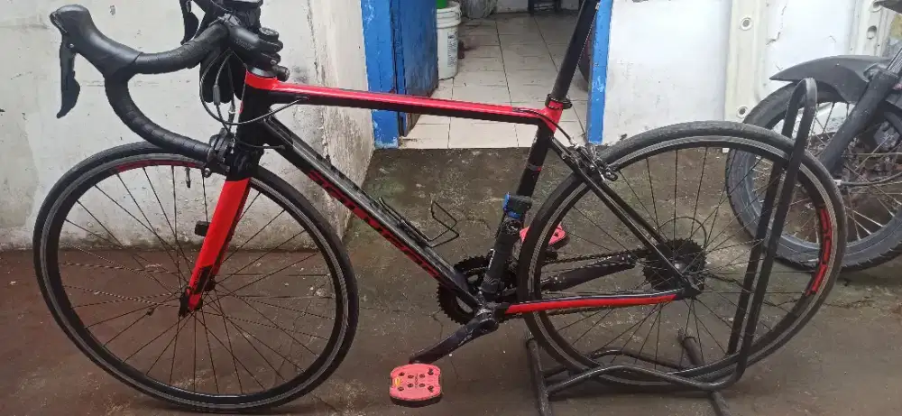 Strattos S3 (2019) size M