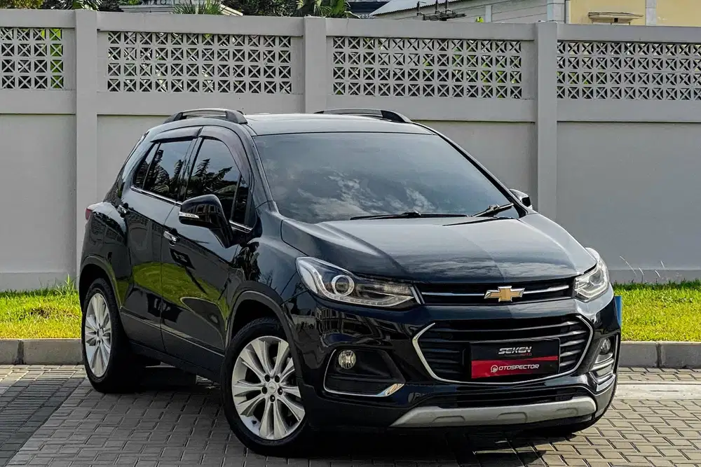 Chevrolet Trax 1.4 Turbo LTZ AT Matic 2017 Hitam Metalik.