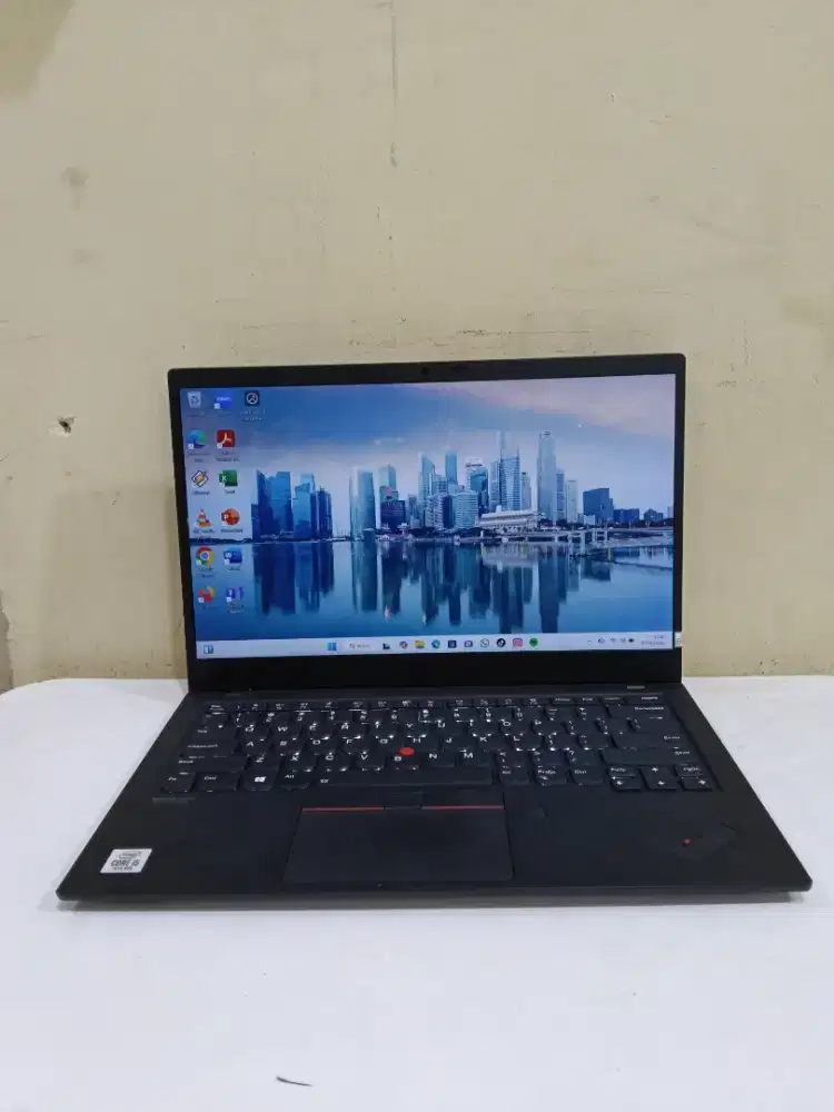 Lenovo Thinkpad x1 carbon 8th touchscreen Intel core i5 Gen 10 ram 8gb