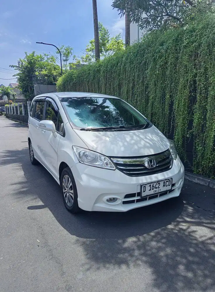 Honda freed psd automatic 2013
